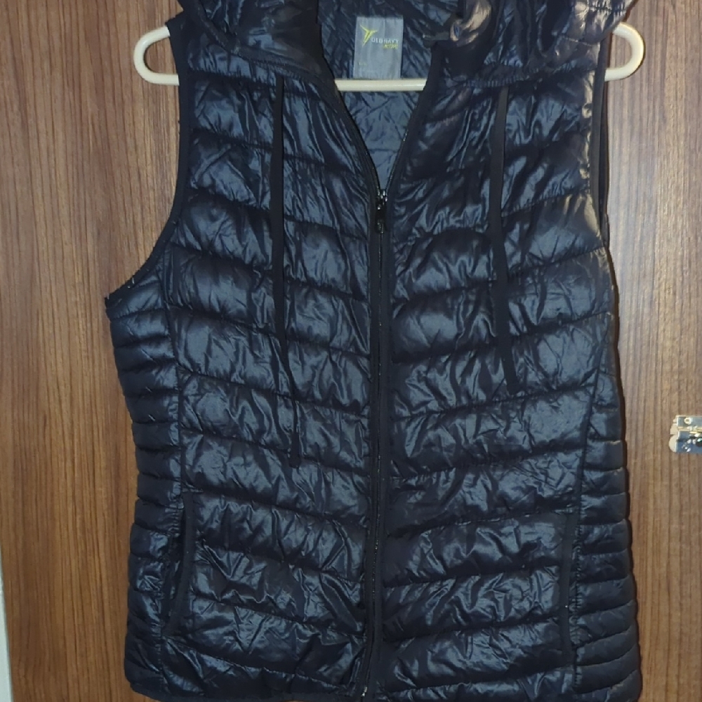 Women's Black Quilted Hooded Puffer Vest